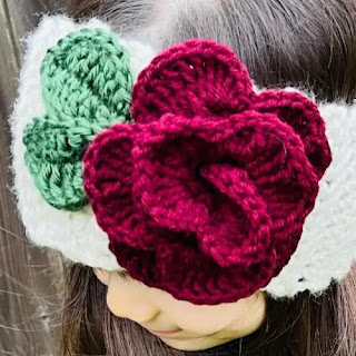 Diadema Rosa a Crochet