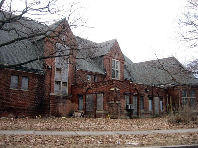 nailhed A Connecticut Yankee's Daughter in