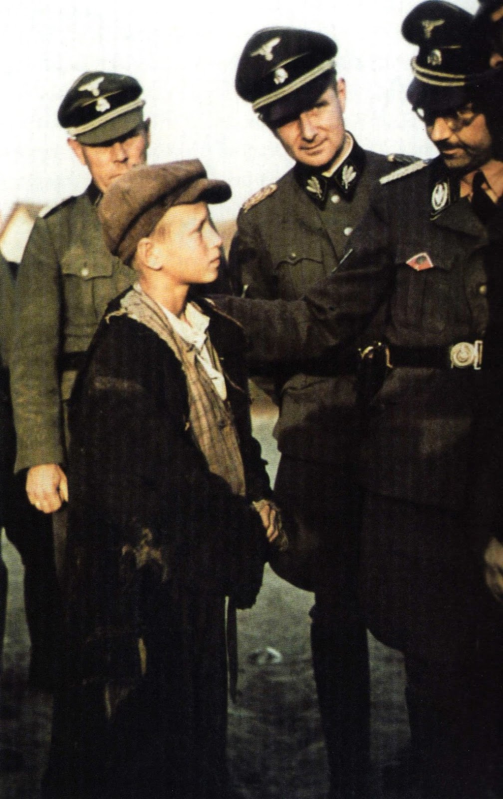 NAZI JERMAN Program Jermanisasi Dan Lebensborn Benih Kehidupan nazi-jerman-program-jermanisasi-dan-lebensborn-benih-kehidupan