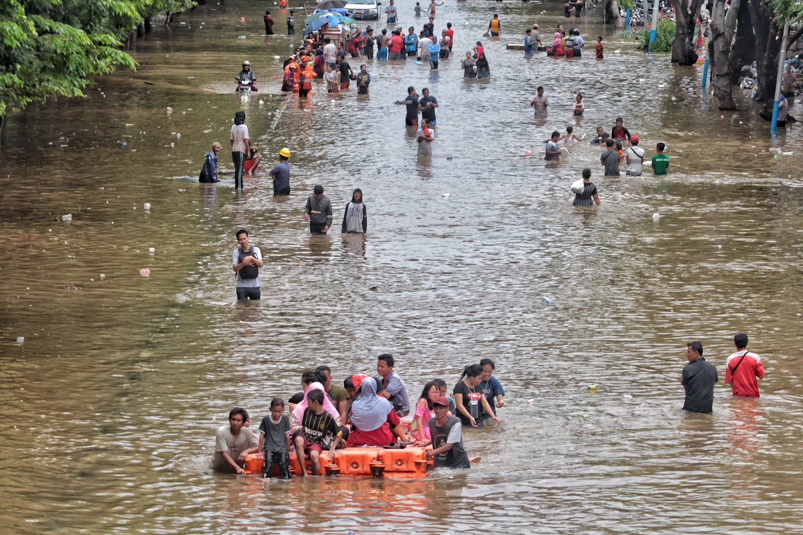 Potret Banjir di Berbagai Titik DKI Jakarta - Berita 24 Indonesia