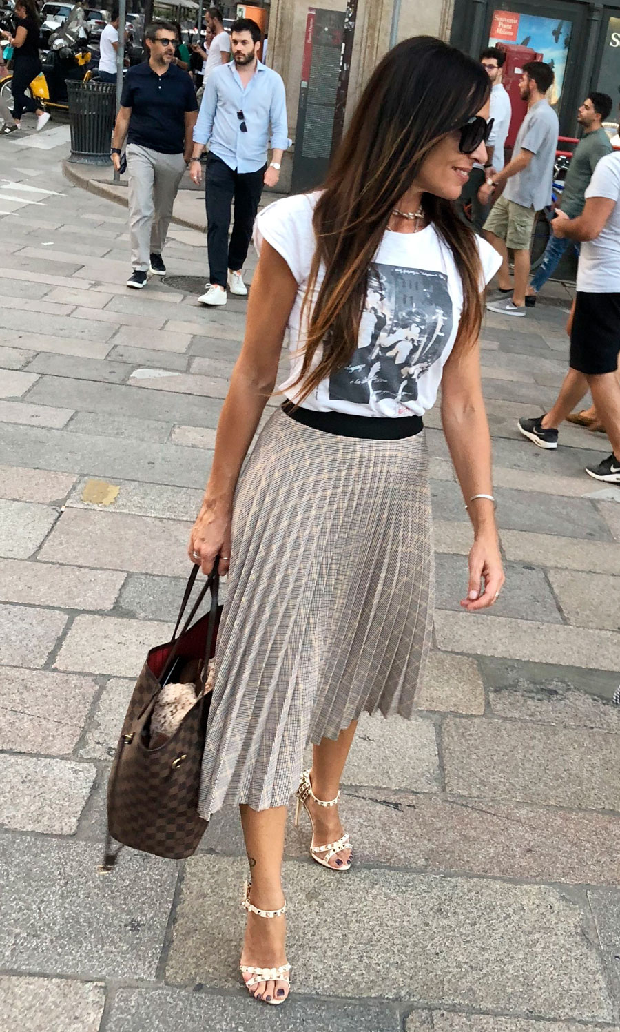 Midi Negra Falda Flecos Stradivarius Con Botas Largas Faldas