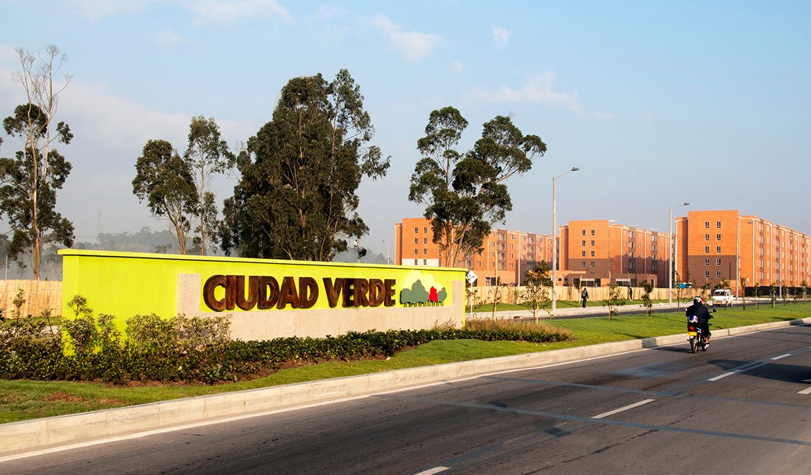 INVASIÓN DEL ESPACIO PÚBLICO EN CIUDAD VERDE 2020