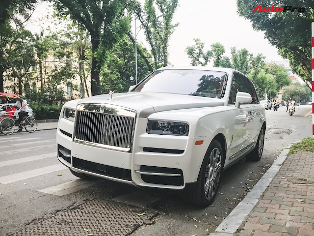 CHIẾC XE ROLLS ROYCE CULLINAN VỀ VIỆT NAM LÀ BAO NHIÊU TIỀN?