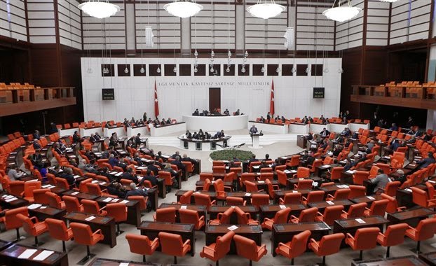 Αυτοκαταργήθηκε η τουρκική επιτροπή κατά της διαφθοράς