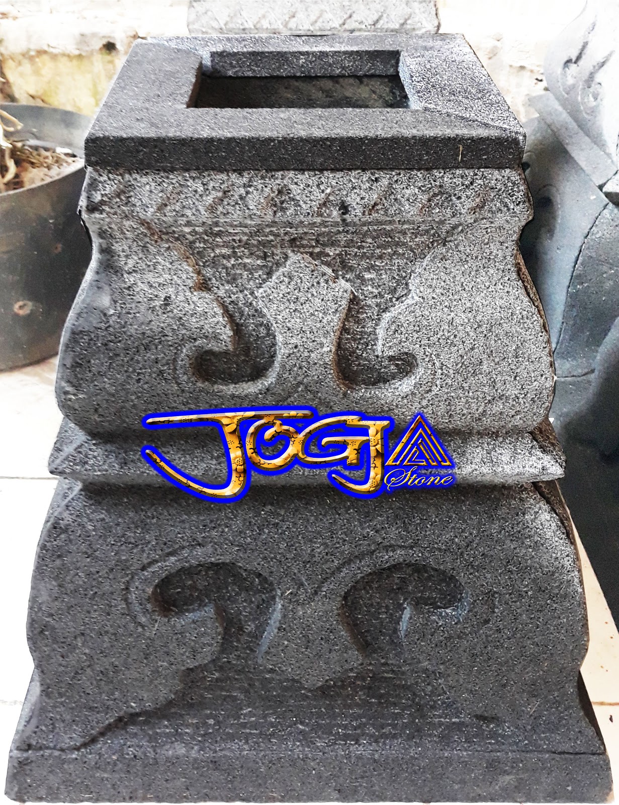 Umpak Rumah Joglo dari Batu Candi