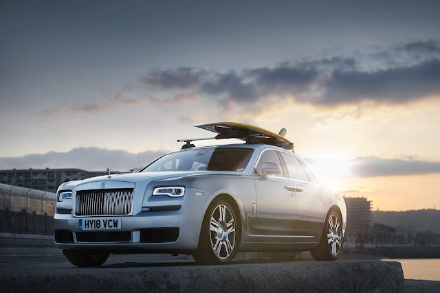 Rolls-Royce promove test-drives para ricos e influentes