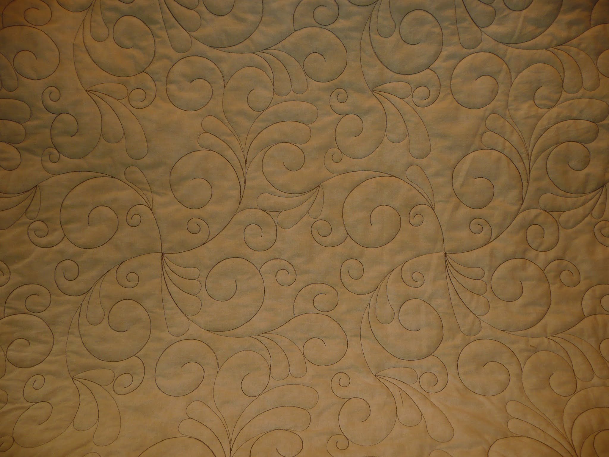 Acorn Ridge Quilting Lori's Batik Trundle Bed Quilt