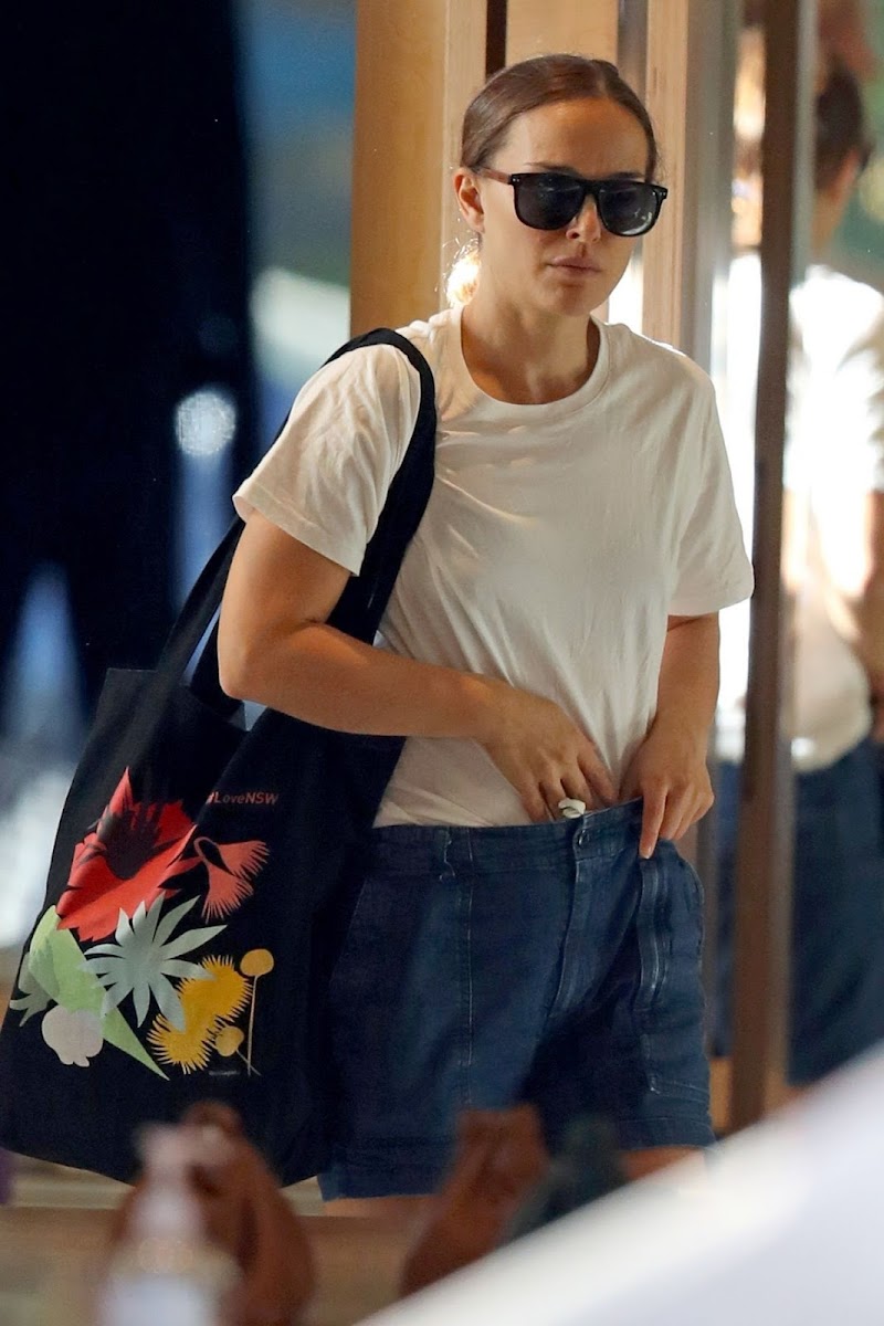 Natalie Portman Shopping at Zimmerman in Sydney 8 May-2021