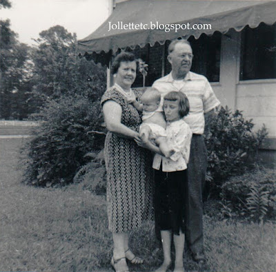 Lucille and Orvin Davis, Mary Jollette and Wendy 1959 https://jollettetc.blogspot.com