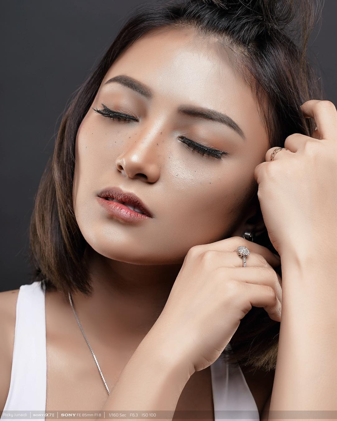 Diora Dior Seksi Model Photoshoot Galeri - ZONA ARTIS LAGI