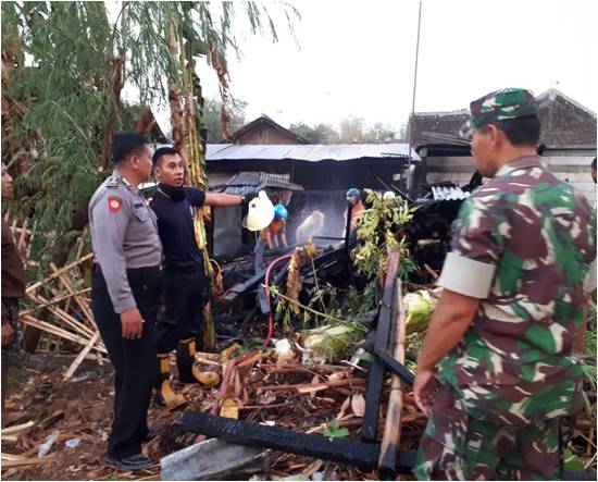 Gara-gara Masak Air Ditinggal Mandi, Bangunan Dapur Ludes Dilalap Api