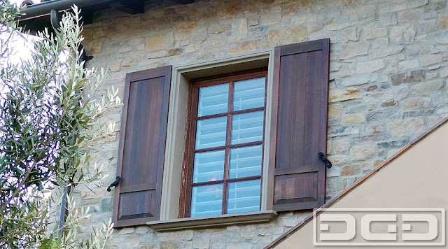 delightful-Tuscan-window-shutters