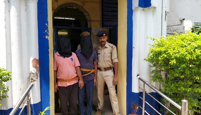 বর্ধমানের রাইসমিল মালিকের টাকা ছিনতাই এর ঘটনায় জলপাইগুড়ি থেকে ২ ছিনতাইকারীকে গ্রেপ্তার করল বর্ধমান পুলিশ