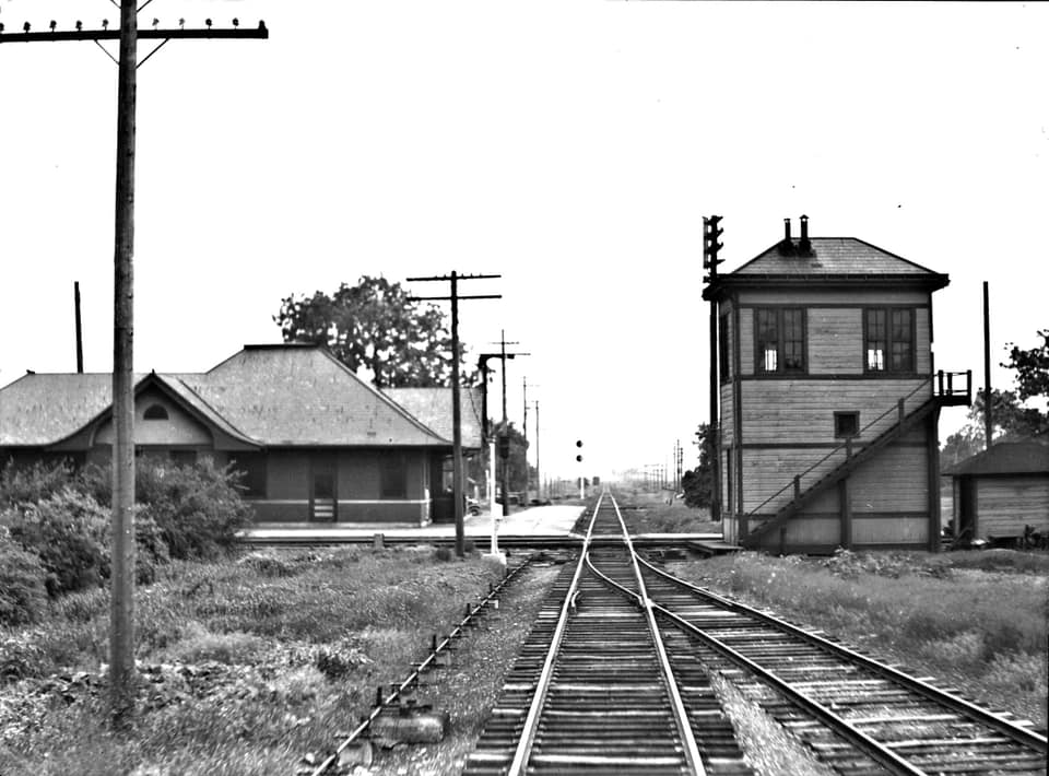 Towns and Nature Sheldon, IL Depot and Tower KBS/Big4 vs TP&W