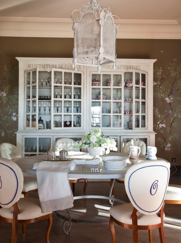 UNA CASA DE CAMPO TRADICIONAL [] TRADITIONAL COUNTRY HOUSE