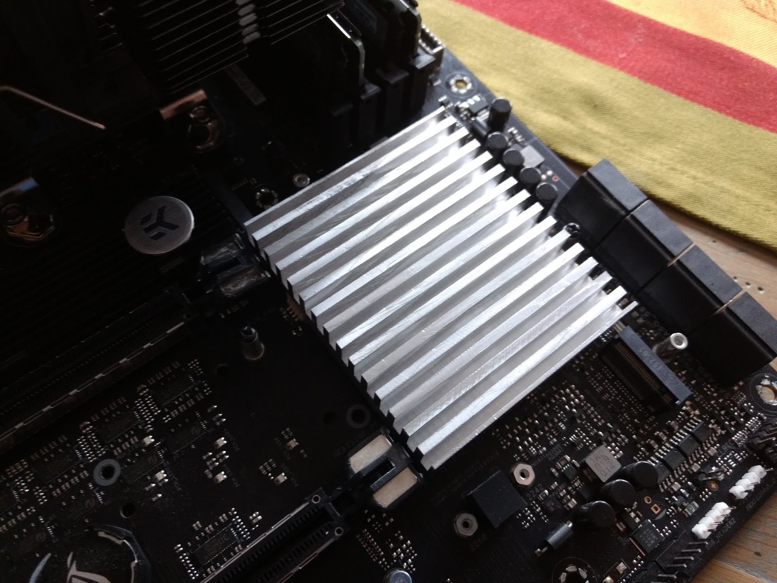 FanlessTech DIY passive chipset cooler