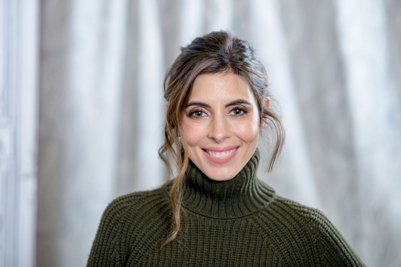 jamie lynn sigler visits build series in nyc 12 12 2019 0 0 december 16