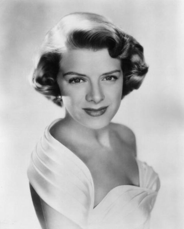 Glamorous Photos of Rosemary Clooney in the 1940s and ’50s Vintage