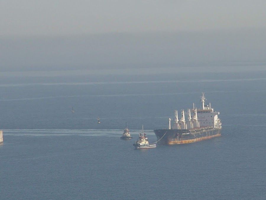 barco-puerto-el-musel-gijon