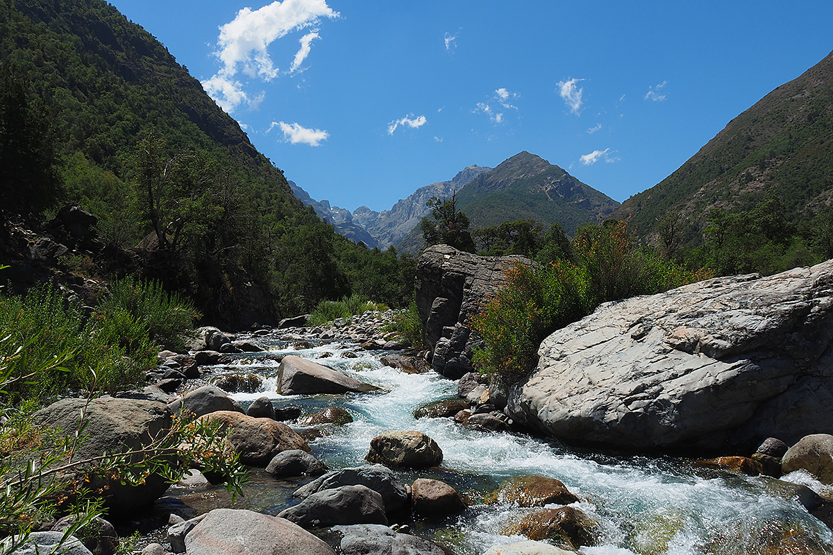 Montañas y algo más... Conociendo las Lagunas Cuellar y el Cajón del