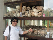 Killing Field di Cambodia..tinggal tengkorak je..kesian