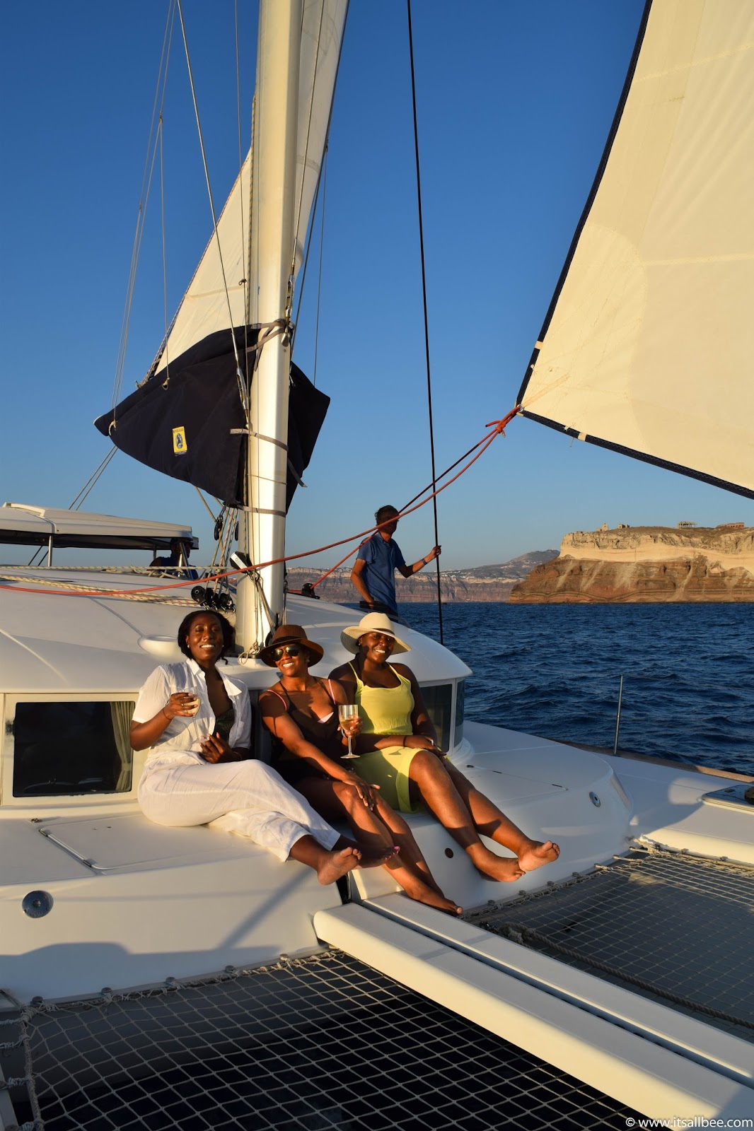 Complete Guide To The Best Santorini Boat Tours