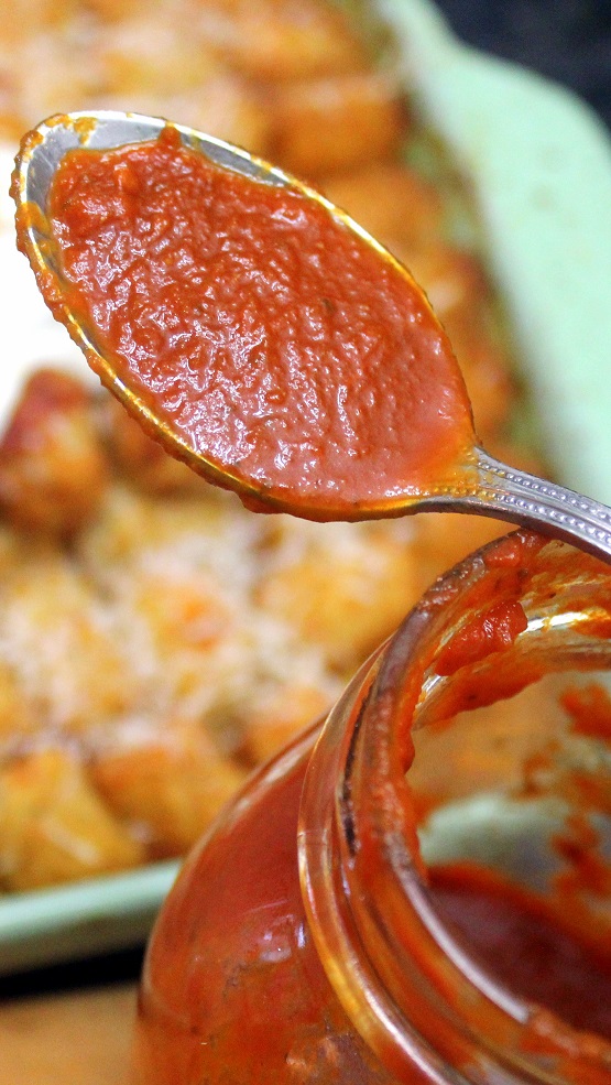 Краснодарский соус домашний. Tomato salsa for beginners. Соус из печеного перца. Салат бакат. Can tomato sauce.
