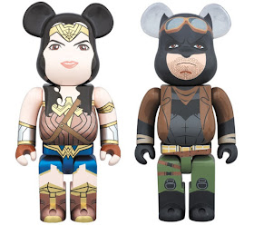 Batman v Superman Dawn of Justice Wonder Woman & Knightmare Batman 400% Be@rbrick Figures by Medicom