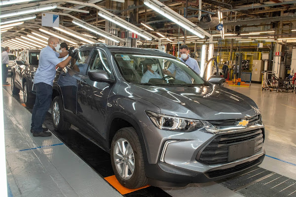 GM diz não ver motivos para suspender produção no Brasil - COVID