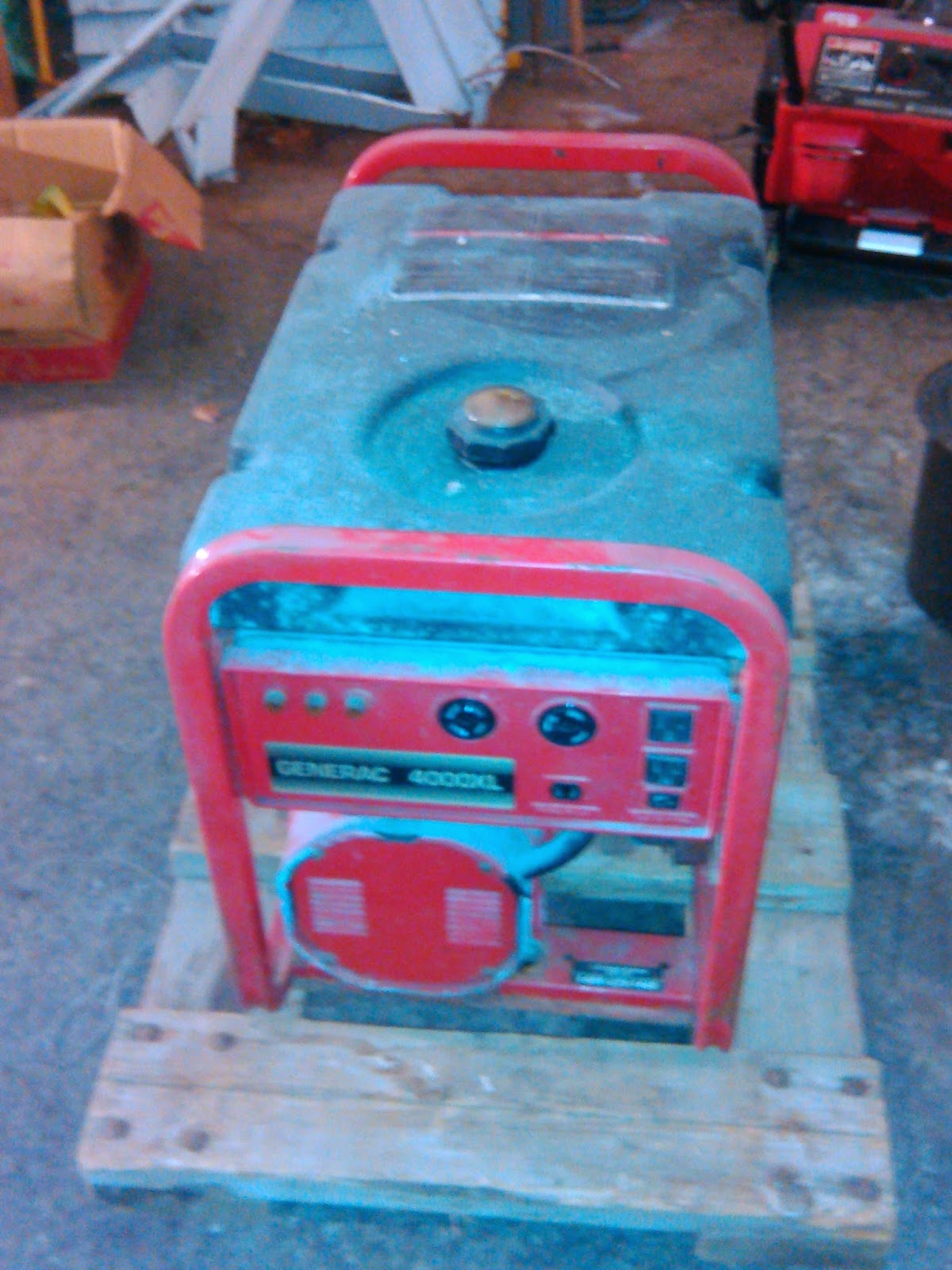ANTIQUES AND COLLECTIBLE FOR SALE VINTAGE Generac 4000XL generator