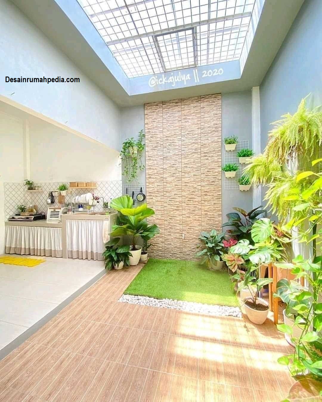 Tiru 7 Ide Taman Dalam Rumah yang Bikin Hunian Makin Sejuk