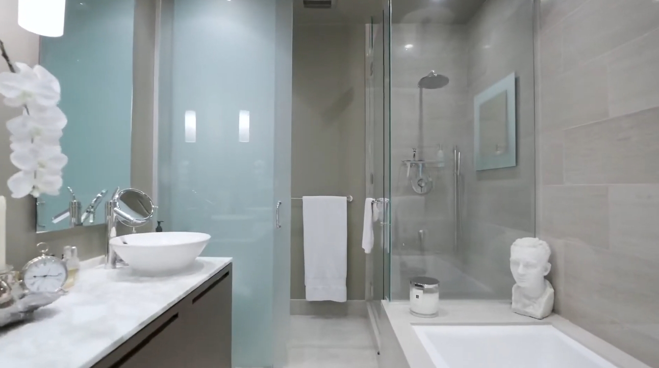 28 Photos vs. 1128 West Georgia Street #4901, Vancouver vs. Luxury Condo Interior Design Tour