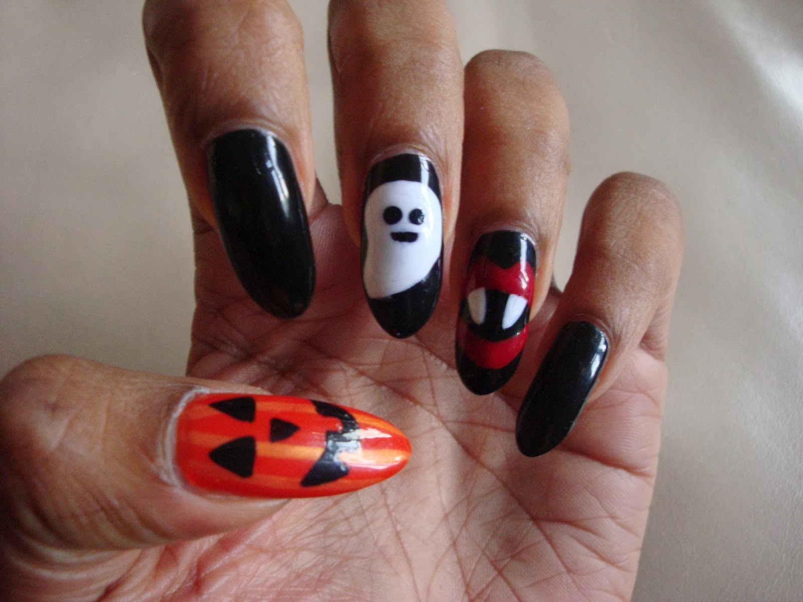 ArtzeeNailz: Halloween Nails