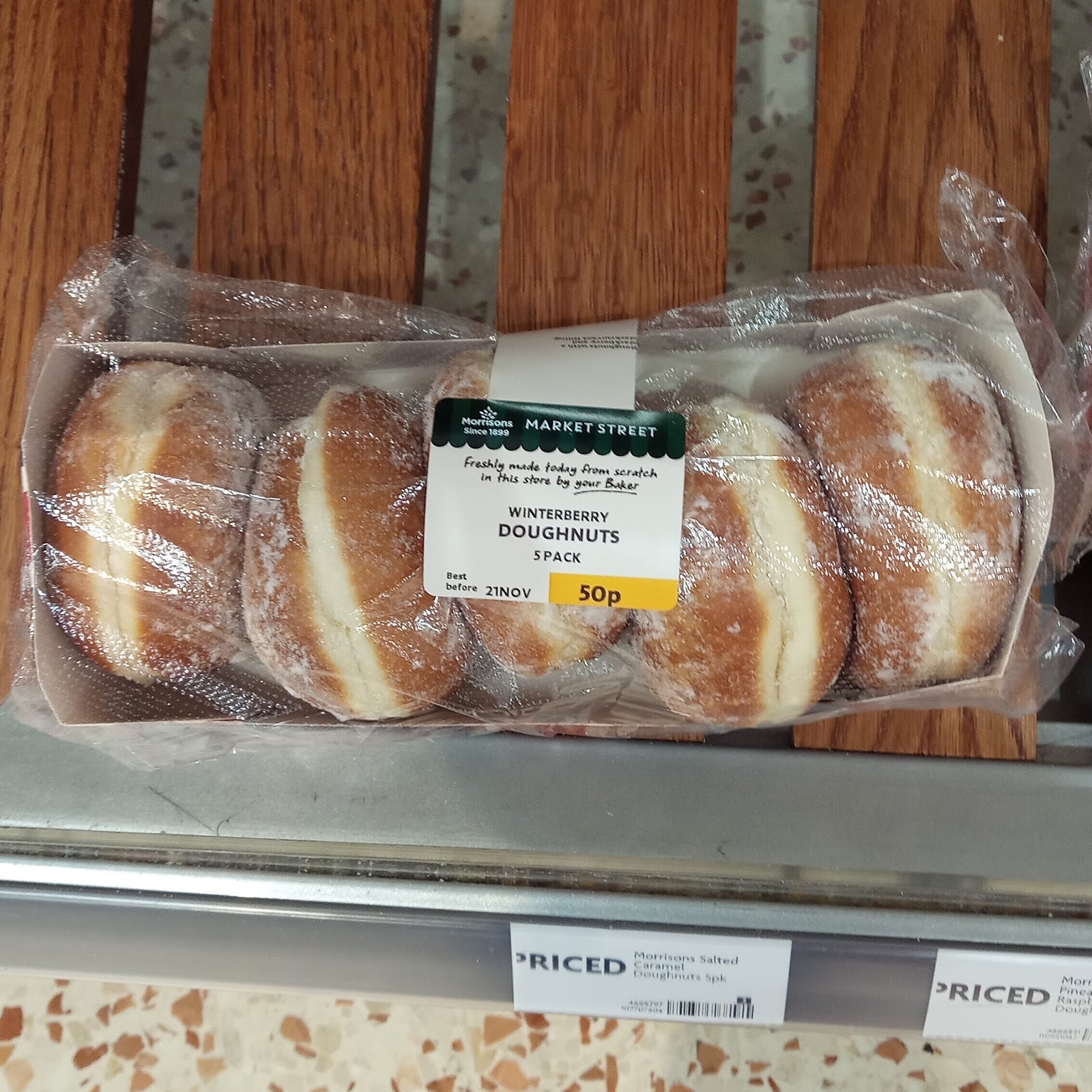 Supersupergirl's Food Reviews [Review] Morrisons Donuts