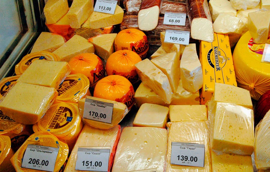 Купить сыры вкусные. Название сыров. Сыр ассортимент на рынке. Элитные сыры. Сыры на прилавке.