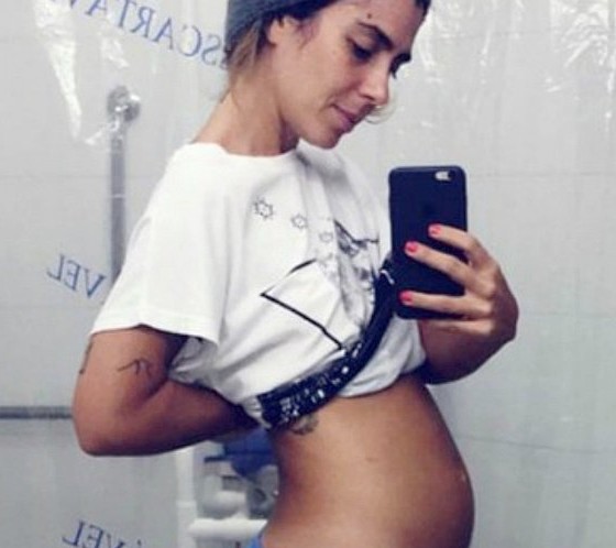 Lua Leça, companheira de Maria Gadú, anuncia que está grávida