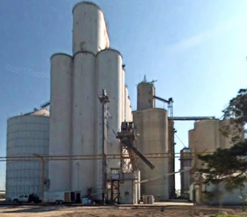 Towns and Nature West Bend, IA Grain Elevator MaxYield Coop loads 100 cars in under 15 hours