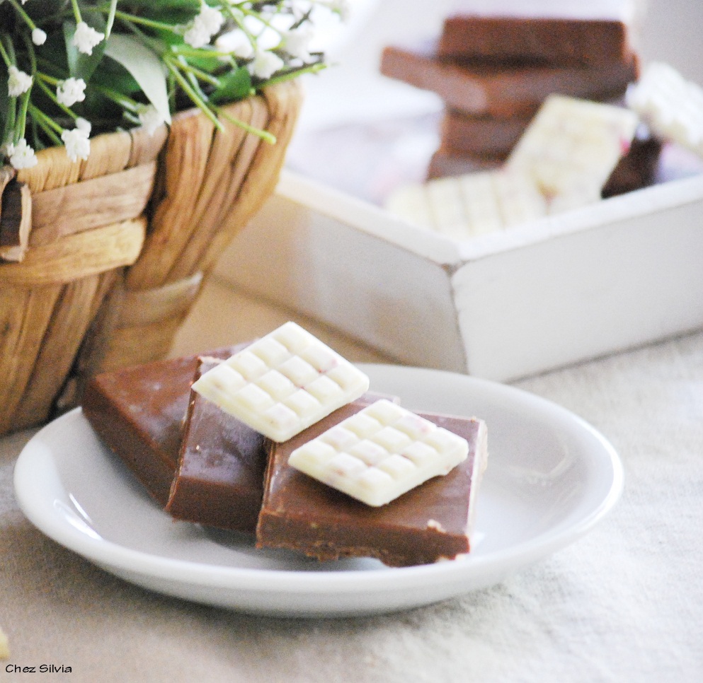 Chocolatinas chocolate blanco con frambuesas chocolate con leche y plátano / Chez Silvia