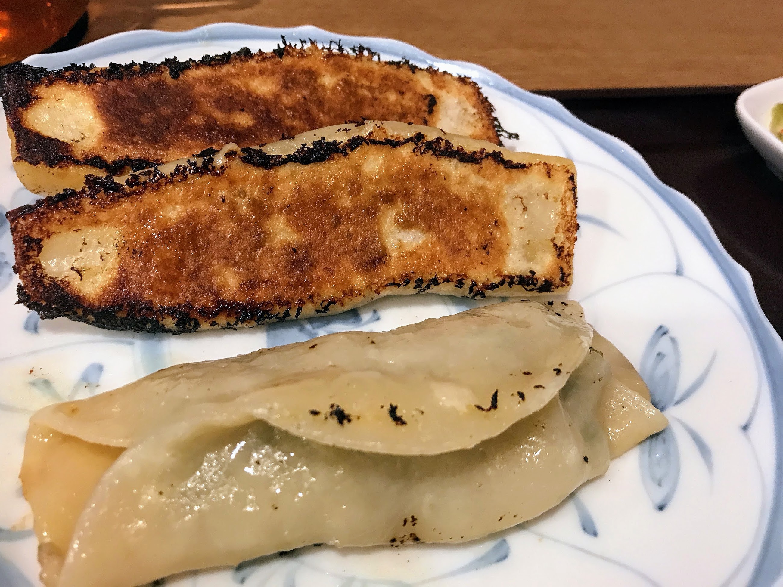 グルメ】棒餃子はもちろん、海鮮サラダが素晴らしく美味な都賀の『恵泉』: ボートのある週末