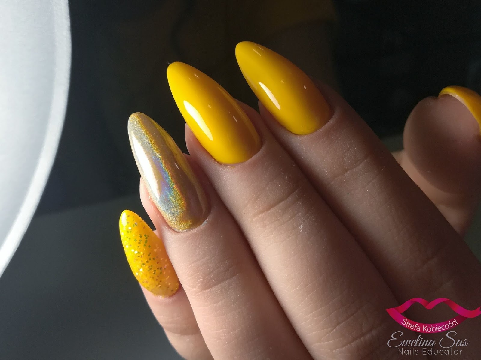 Neonowe Paznokcie Hit Sezonu Najpiekniejsze Zdjecia Inspiracje