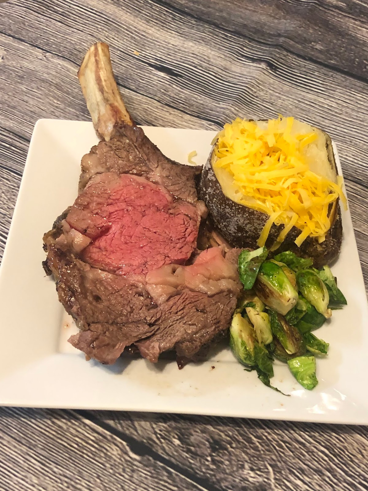 Roast Prime Rib with Thyme Au Jus