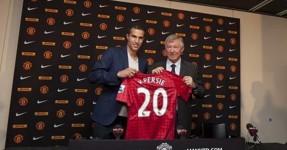 OFFICIAL: RVP completes Manchester United move - inside World Soccer
