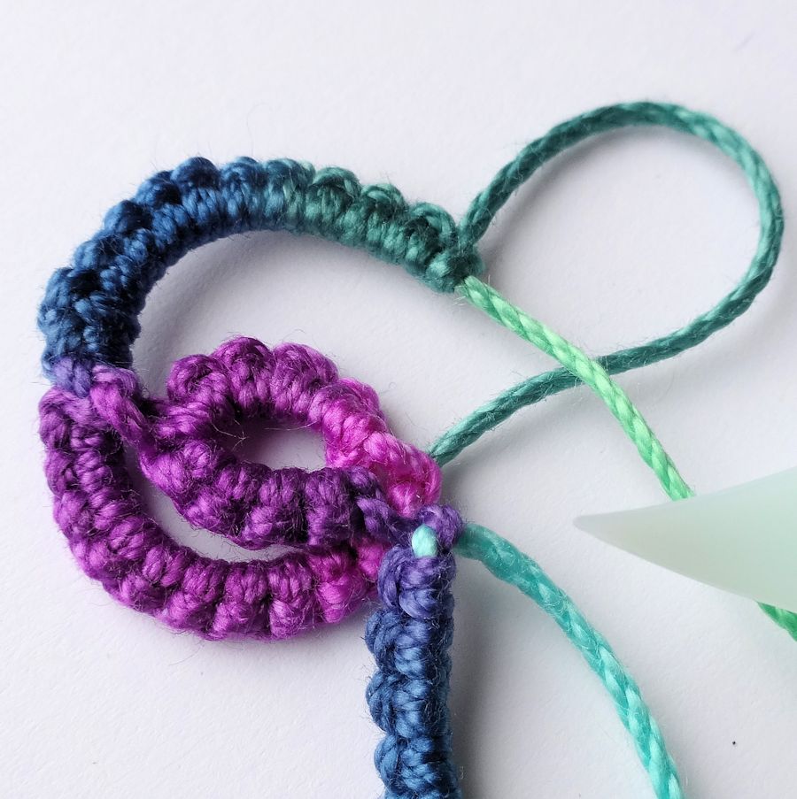 Yarnplayer's Tatting Blog Tatting an Onion Ring from the back side