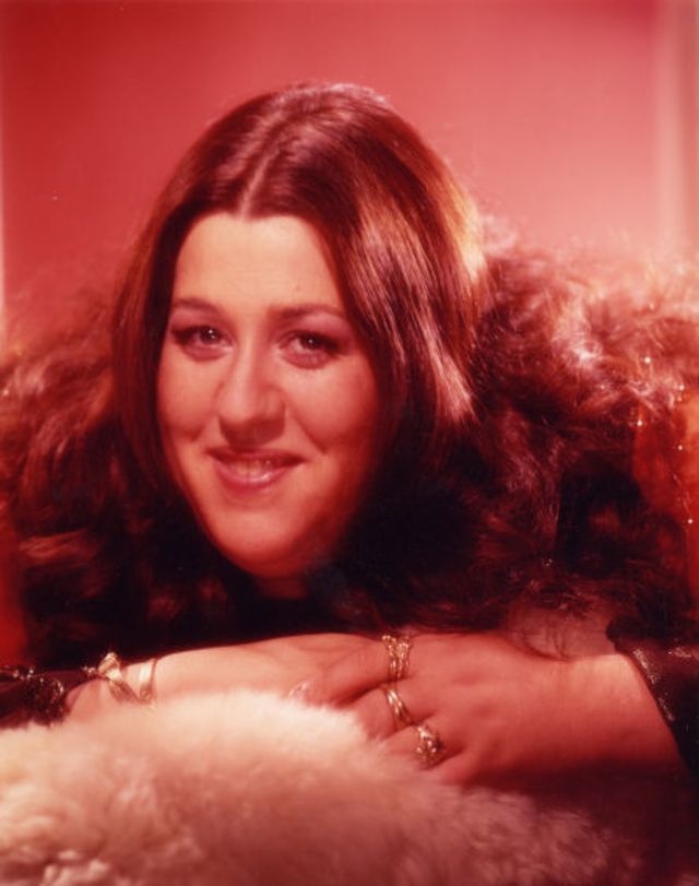 Before Adele, There Was Elliot: 40 Beautiful Pics of Mama Cass in the 1960s...