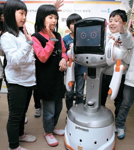 Robots korea. Южная корея робототехника. Robots korea. Роботы в южной корее. Промышленный робот корея.