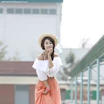 Park Hyun Sun – Orange Skirt Foto 11