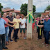  Prefeita de cidade do Piauí faz inauguração de postes de energia elétrica