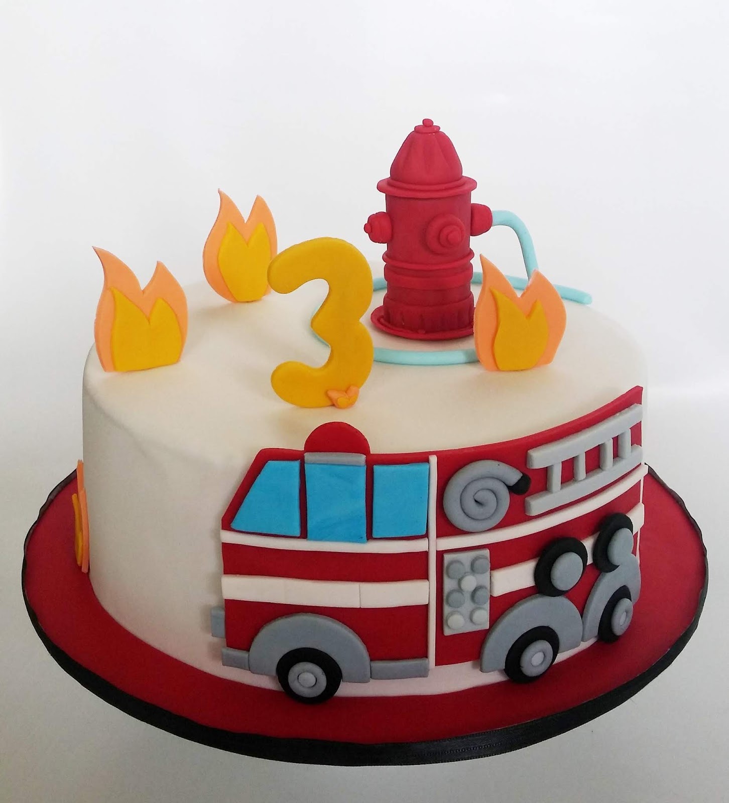 CHUCAKES : Fire Truck Cake