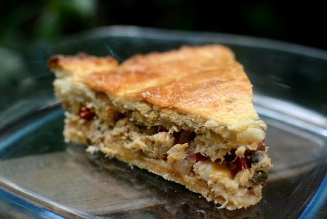 Empanada casera de merluza