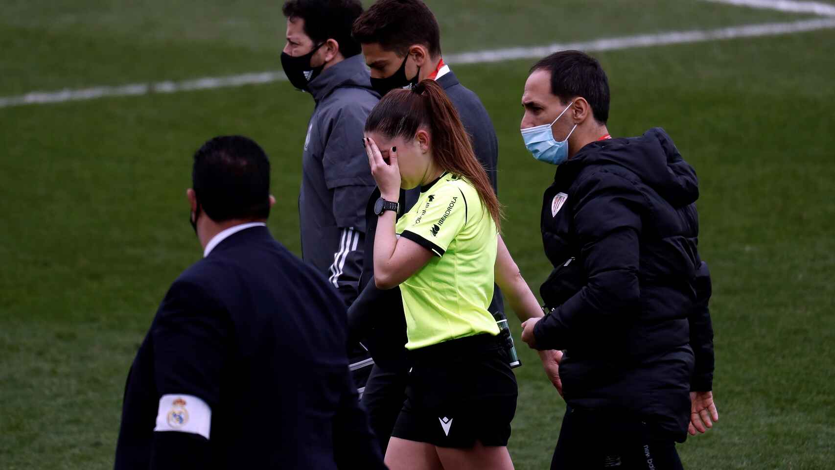 Refereeing World Spanish referee hit by ball not able to finish match